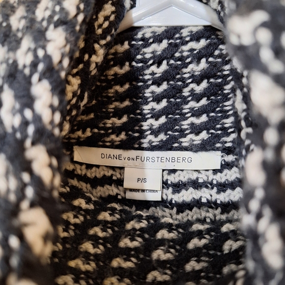 DVF Diane Von Furstenberg Oversized Long Sleeve Wool Sweater - Picture 4 of 8